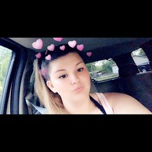 Meet your Posher, Sarra